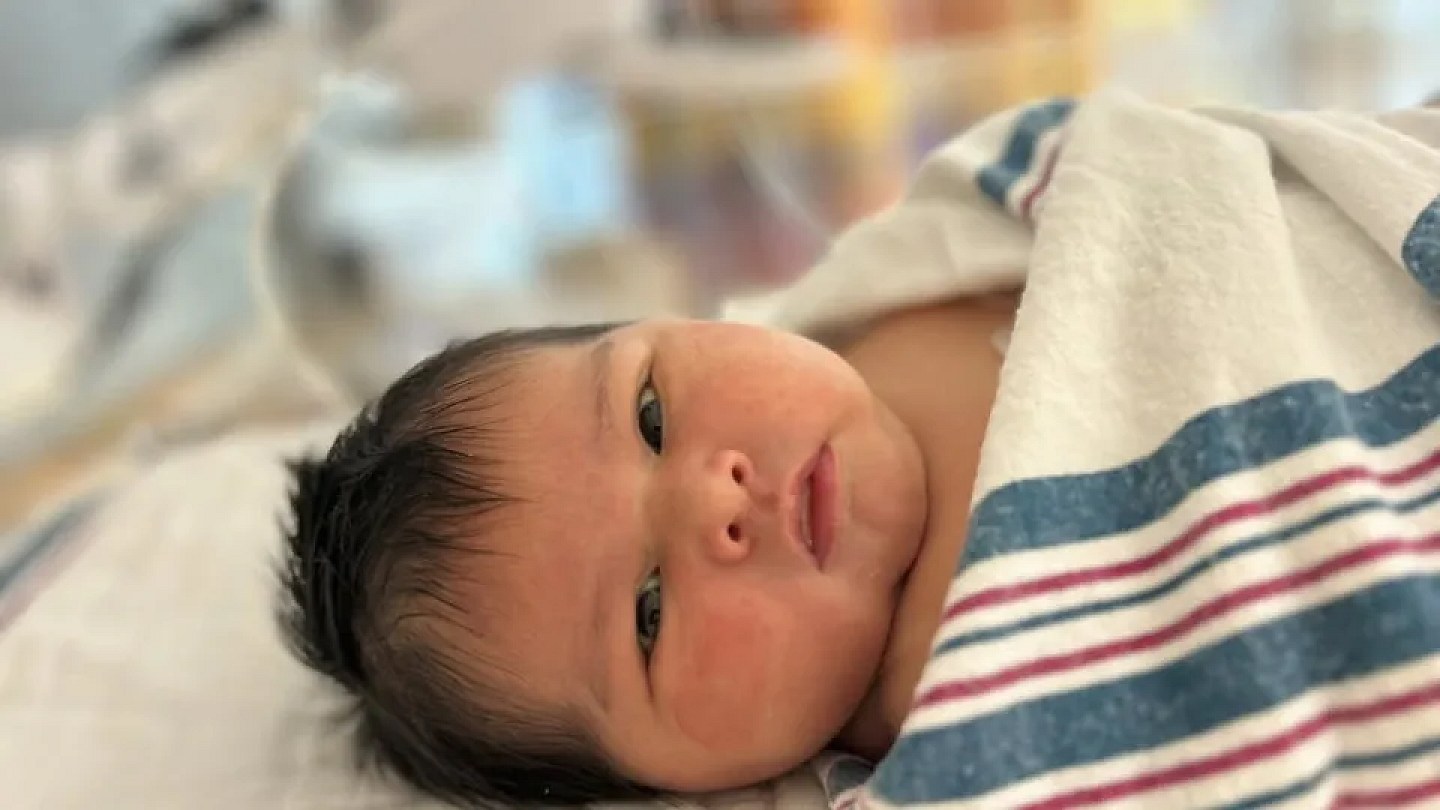 Baby born weighing more than 6 kg and surprises medical team