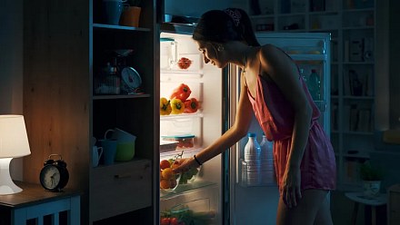 Is eating fruit at night bad? Nutritionist clarifies