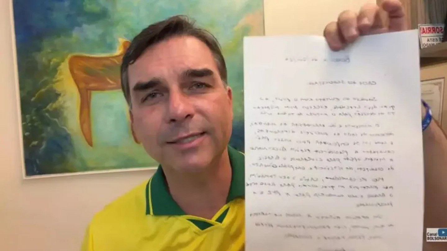 Read in full Jair Bolsonaro's letter read by Flávio during live