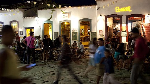 Research shows that 8 out of 10 Brazilians are afraid of going out at night