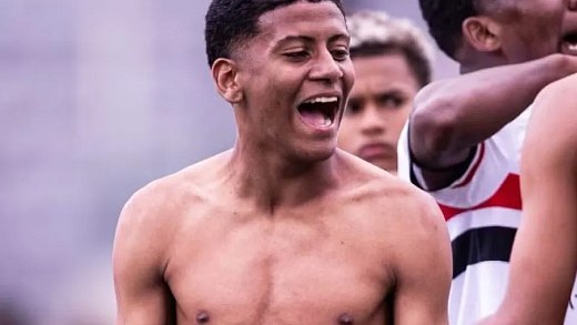 Ex-jogador da base do São Paulo é morto a tiros aos 15 anos durante jogo