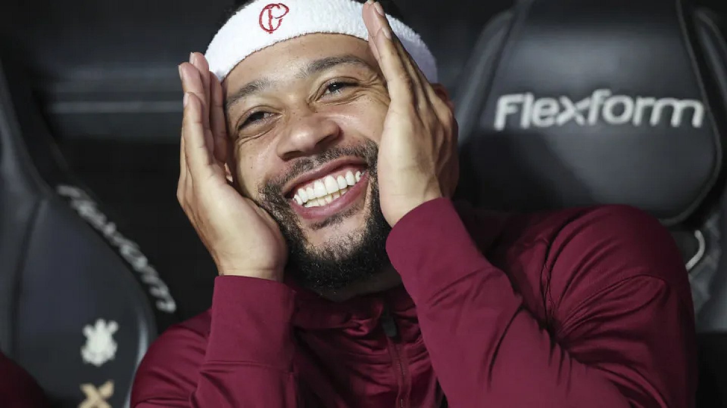 Memphis é aguardado no Corinthians terça-feira para fechar renovação
