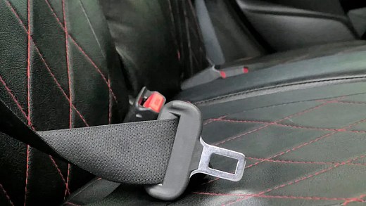 Casal é flagrado em ato sexual enquanto carro circulava na Espanha
