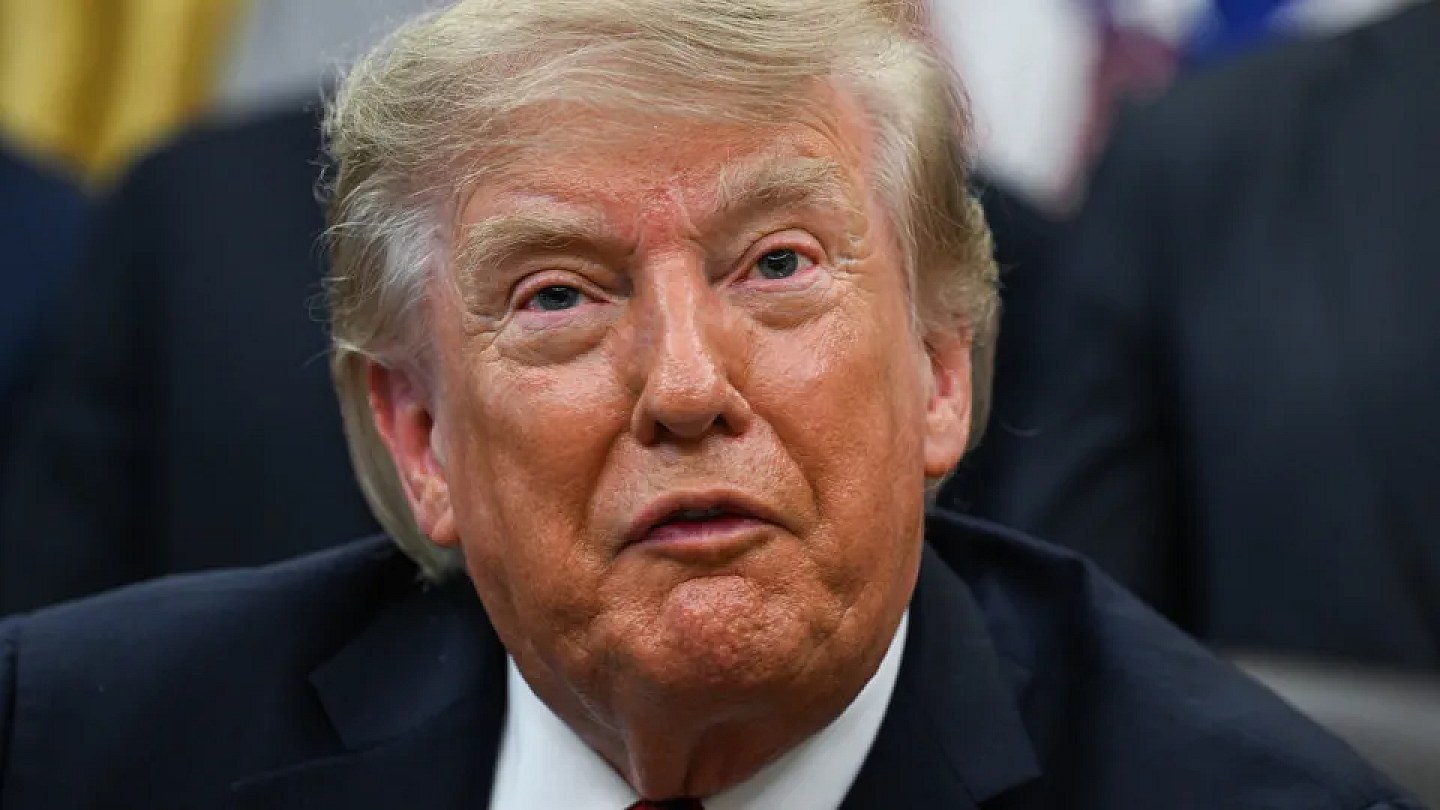 Trump sugere mudar nome do estreito de Ormuz para "Estreito Trump"