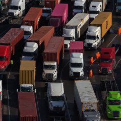 E.P.A. Moves to Loosen Limits on Pollution From Trucks