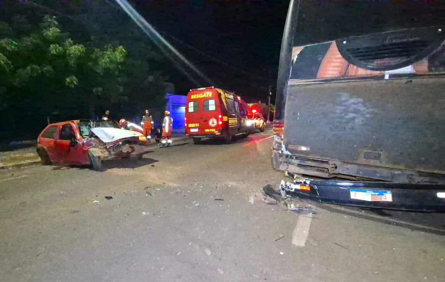 Woman dies after car collides with bus parked in Sinop; drunk driver arrested