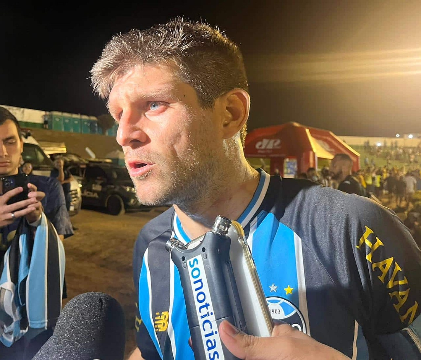 Kannemann agradece torcida após derrota para a Chapecoense em Sinop; Noriega critica gramado